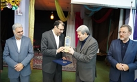 تقدیر بهزیستی از سازمان اموال تملیکی با اهدای تندیس مسولیت اجتماعی